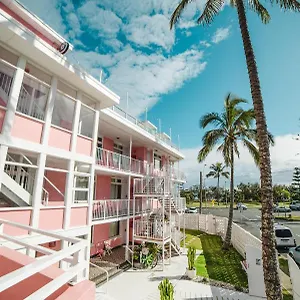 The Pink Coolangatta Hotel Gold Coast
